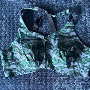 knix Green Camo Front-Zip Sports Bra